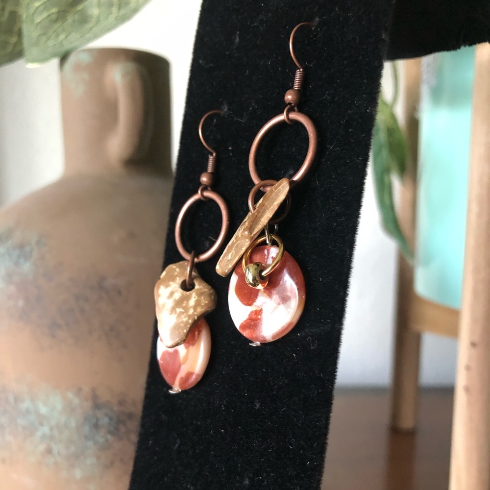 Safari Inspired Earrings - Picture 2 of 5